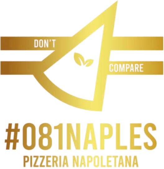 Logo von #081Naples: goldenes Pizzastück mit Blättern, Balken Don't Compare und Schriftzug Pizzeria Napoletana