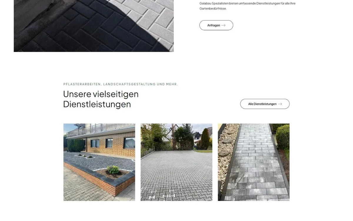 Abschnitt der Galabau-Spezialisten-Website mit Fischgrätpflaster und Projektfotos von Einfahrten und Gartenwegen