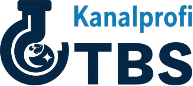 Logo von TBS Kanalprofi: dunkelblaues Siphonrohr mit Wassertropfen neben dem Schriftzug Kanalprofi TBS